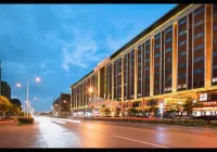 Vienna International Hotel ( Shanghai Kangqiao Metro Station) Отели рядом с достопримечательностью «Синтин 360 Площадь (Шанхайский Кэнбридж-магазин)»