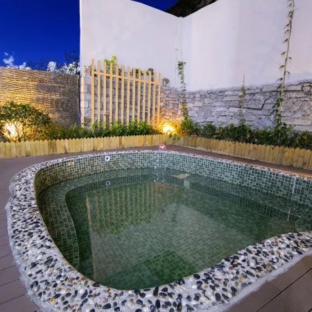 Bipenggou Yunman Redwood Hot Spring Hotel