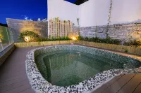 Bipenggou Yunman Redwood Hot Spring Hotel - Hot Springs