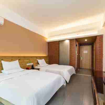 Guangdong First Peak Forest Hot Spring Resort Rooms