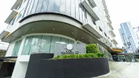 Madison 101 Hotel and Tower La Consolacion Convent 주변 호텔