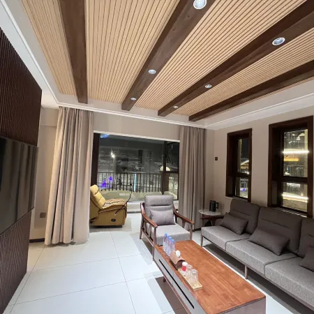 Altai Riverside Shanfeng Homestay (Jiangjunshan International Ski Resort)