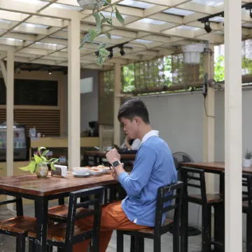 The City Flats Amorsolo