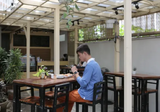 The City Flats Amorsolo