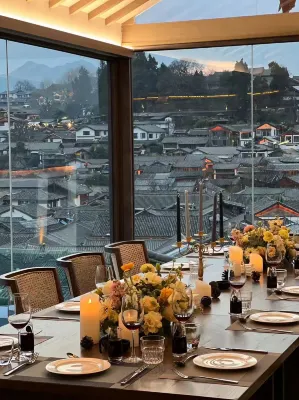 Lijiang Fine Art · Ancient Town Panorama Art Resort Hotel (Old Town Waterwheel Store of Lijiang) Hotels near Square Market