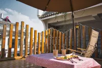 Yuerong Hot Spring Resort Hotel - romantici