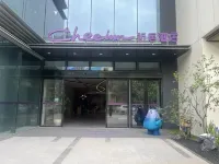 cheeinn Hotel di Area Stasiun East Railway