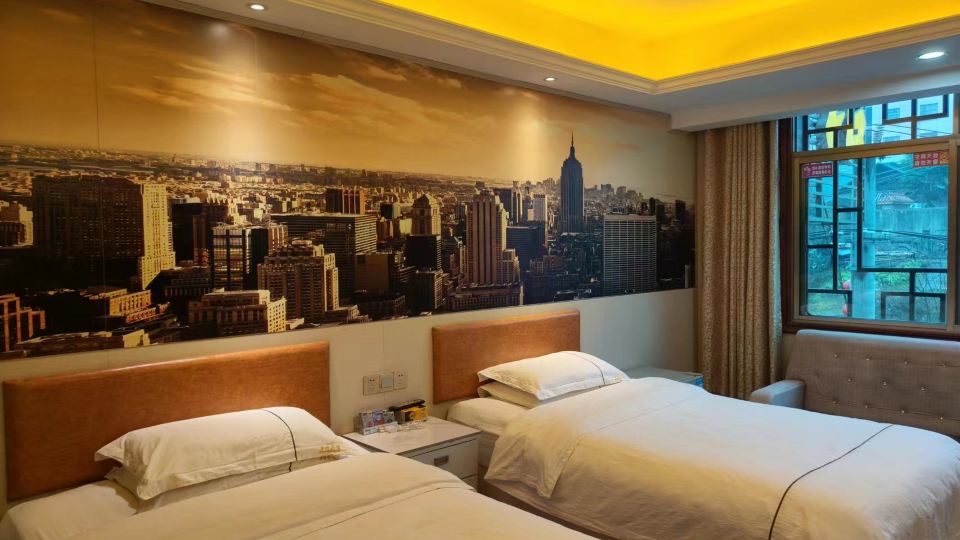Huazhen Hotel