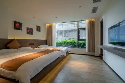 fengcheng water and horse hotel(chaozhou1ancient city paifang street)