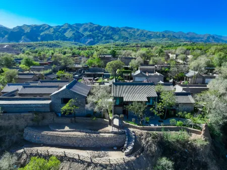 Youyouxinshe (Zhangbi Ancient Castle Scenic Area) Отели рядом с достопримечательностью «Zhang Bi Ancient Fortress»