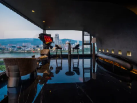 曼瑟維拉·地標高空江景酒店（西雙版納景洪潑水廣場江邊夜市店）