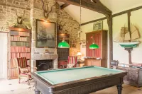 Château de Boucéel - Mont Saint Michel Hotel di Saint-Laurent-de-Terregatte