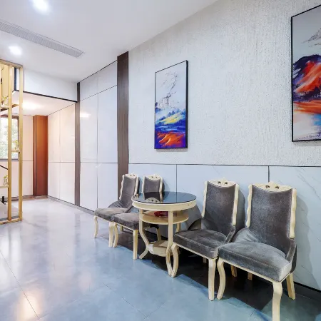 Meet the Light Hotel (Suzhou Railway Station Humble Administrator's Garden Branch)