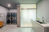 Rezen Select Hotel (Taizhou Linhai Duqiao Baolong Square)