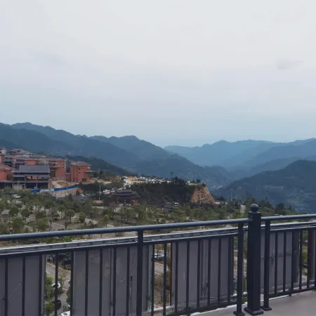 Xijiang Chinese Inn Hotel (Xijiang Qianhu Miao Village West Gate Tourist Service Center)