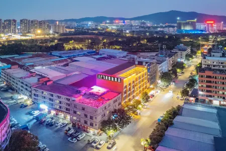 meiluotu E-sports Hotel (Shenzhen Longgang central area Dayun Xincheng store)