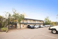 Nightcap at Roxby Downs - parking
