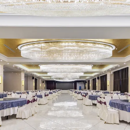 Jianmenguan International Hot Spring Hotel