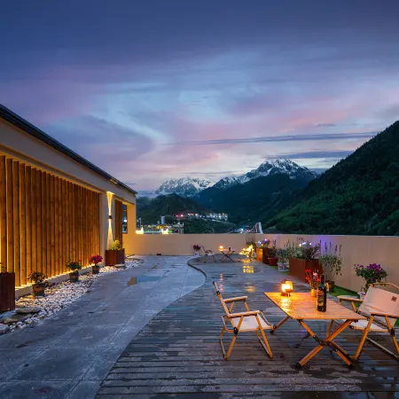 Yunyi Jinfeng Diffused Oxygen Resort Hotel (Mount Siguniang Scenic Area)