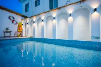 Floral Hotel·First sight·Rainbow Island Hotel - Ocean View