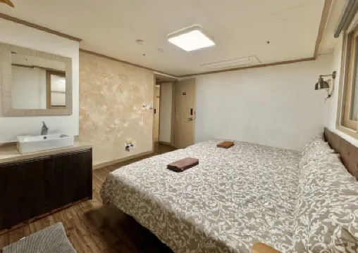 Roi Guesthouse Hotels in Yeonnam-dong