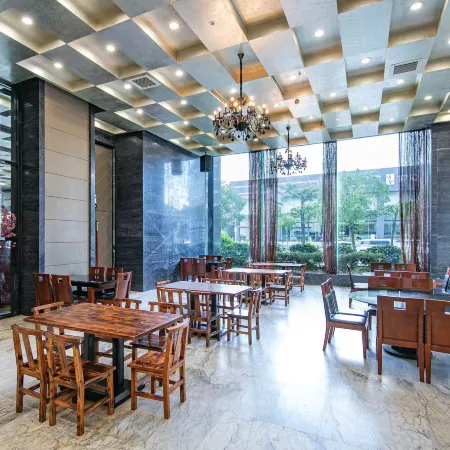 Rong Tai Auto Industry Business Center Hotel