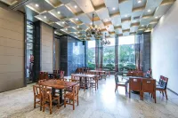 Rong Tai Auto Industry Business Center Hotel