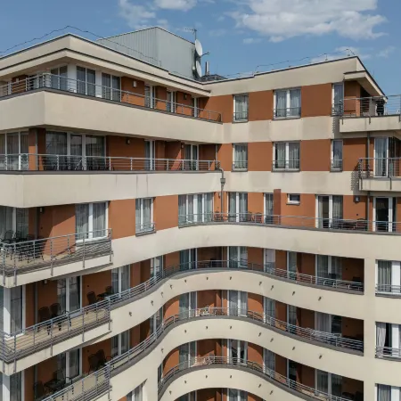 Escala Hotel & Suites Отели рядом с достопримечательностью «Стадион «Групама Арена»»