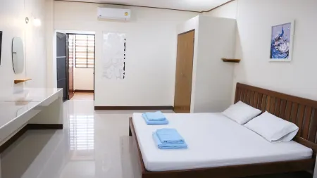 Capital O 75521 Sang Siri Apartment Отели в г. Mueang Samut Songkhram