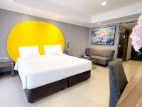 FuramaXclusive Sukhumvit Hotel dekat pusat perbelanjaan Central Embassy