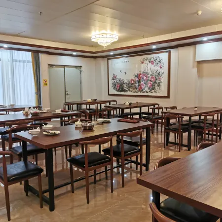 Xinxing Guo'en Hotel (Liuzu's Hometown)