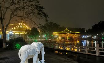 Xinxing Guo'en Hotel (Liuzu's Hometown)