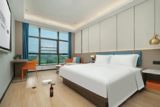 ECHIC Hotel (Shenzhen Luohu Port Railway Station Branch) Отели рядом с достопримечательностью «Shenzhen River»