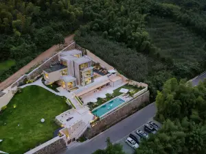 杭州·Sicilia西西里·漫·180°山景溯溪·侘寂美學音樂主題民宿