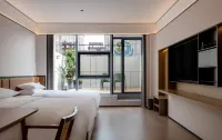 Wuhu Haiyue Future Hotel (Fangteland Jiuzi Ancient Town)