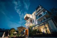 Yunfu Mountain Moon Light Luxury Resort Homestay (Tonglu OMG Heartbeat Paradise Store)