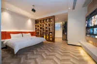 Multi-dimensional World E-sports Hotel (Guangyuan Branch) Các khách sạn ở Dongba
