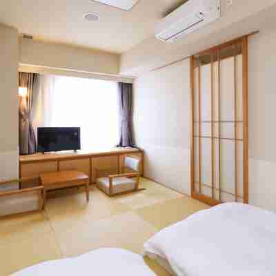 ドーミーイン津 Rooms