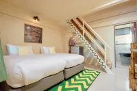 Sawasdee Lagoon Camping & Restaurant Hotel a Distretto di Thai Mueang