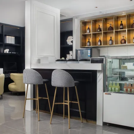 XANA Deluxe Hotel (Qingdao Taidong Pedestrian Street Beer Museum)