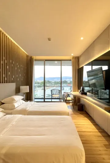 ห้องดีลักซ์สองเตียง(แต่ละเตียง ไซส์ 3.5 ฟุต)วิวภูเขา