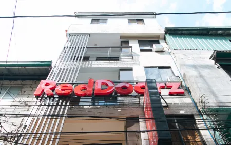 RedDoorz @ DBuilders Rooms Ph2 Taguig
