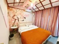 Four Seasons Fashion Esports Theme Hotel