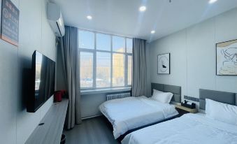 Huating Hotel (Urumqi South Station Branch)