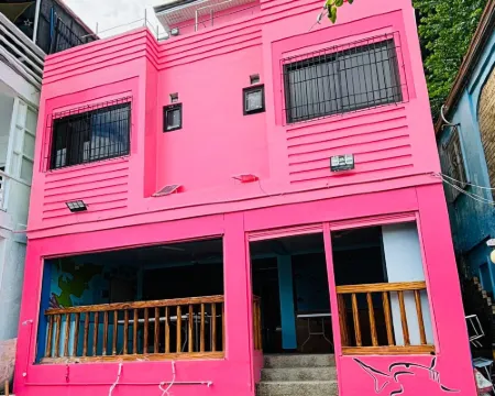 Pink Ocean Diving Resort Sabang Puerto Galera โรงแรมในเปอร์โตกาเลรา