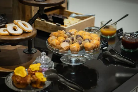 Hotel Ciutadella Barcelona Отели рядом с достопримечательностью «Gaudi Experience»