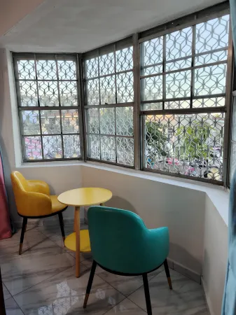 Da Pink and White Palace Отели рядом с достопримечательностью «Ардастра Гарденс & Уайлдлайф Консервейшен Сентр»