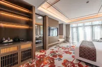 Treasury S Hotel (Chaozhou Guangji Bridge Archway Street)