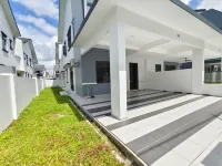960 Taman Lagenda Kulai Johor Malysia Hotels in Sedenak