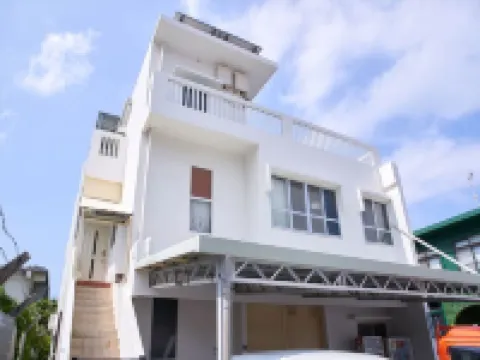 那覇空港25分/101㎡!3LDK/最大12名様まで/駐車場2台無料 浦添のホテル